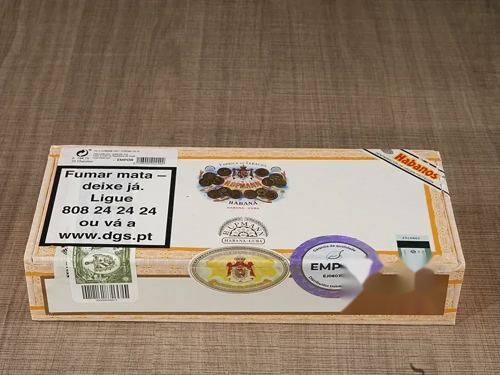 H. Upmann Half Corona product image